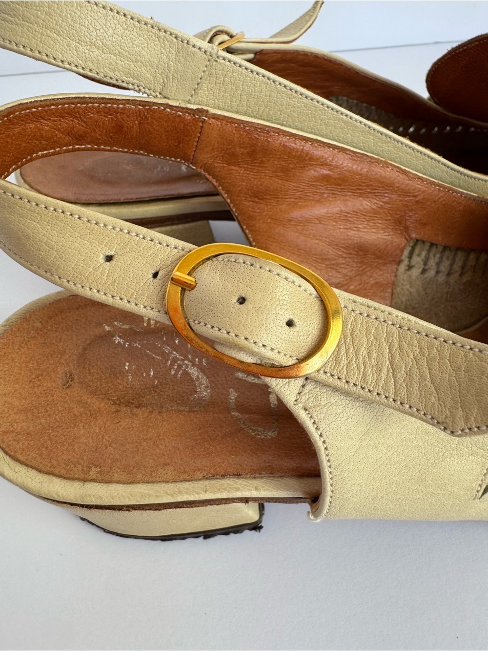 Clarks 70s Italian Leather Slingback Shoes 7.5 Narrow Block Heel Square Woven - Picture 3 of 14